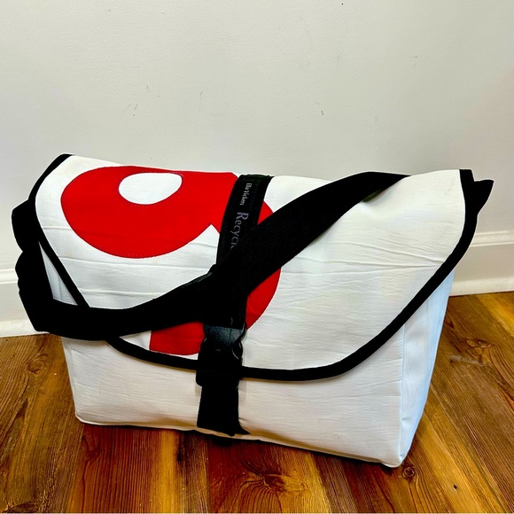 Ella Vickers Bags Ella Vickers Sailcloth Collection Messenger Bag